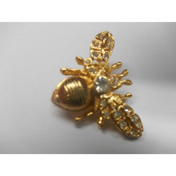 Vintage Gold Tone White Rhinestone Classic Bee Brooch - Picture 1 of 3